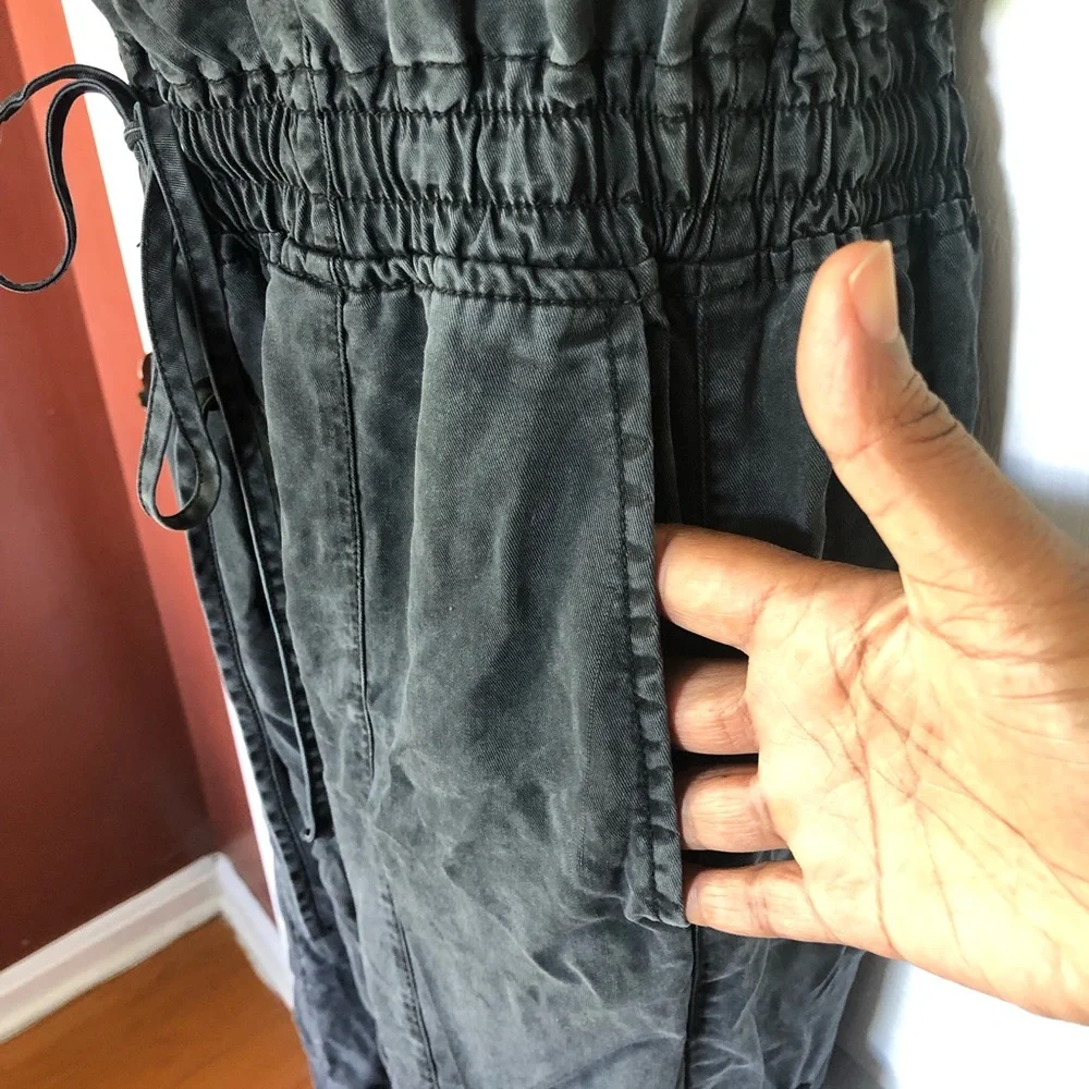 Evereve Emery Cargo Black Strapless Jumpsuit Size Small - Picture 9 of 11